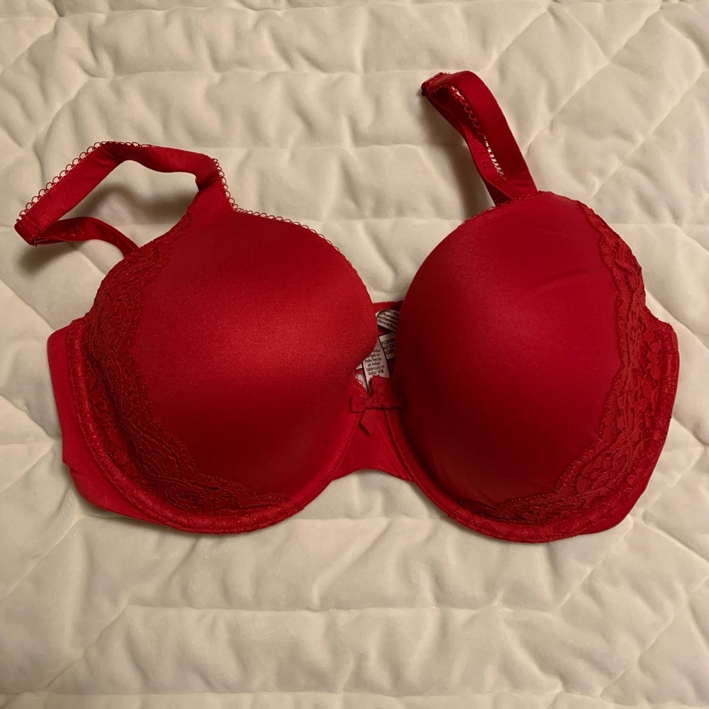 Victoria’s Secret Body Bra NWT 34 DD